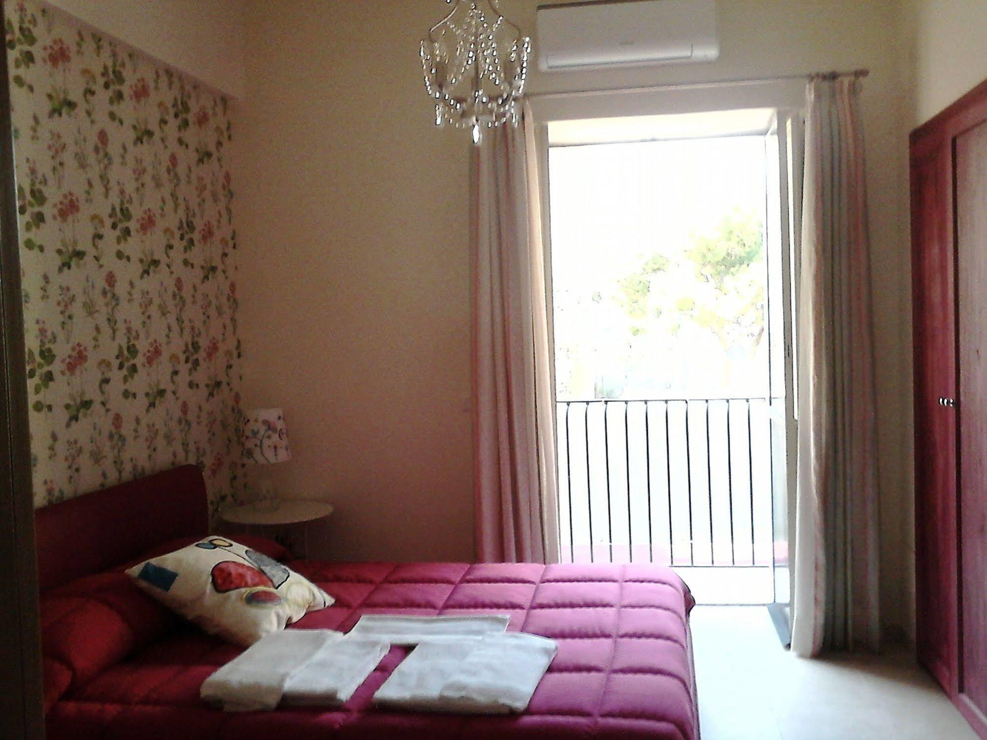 Hostel City-in *